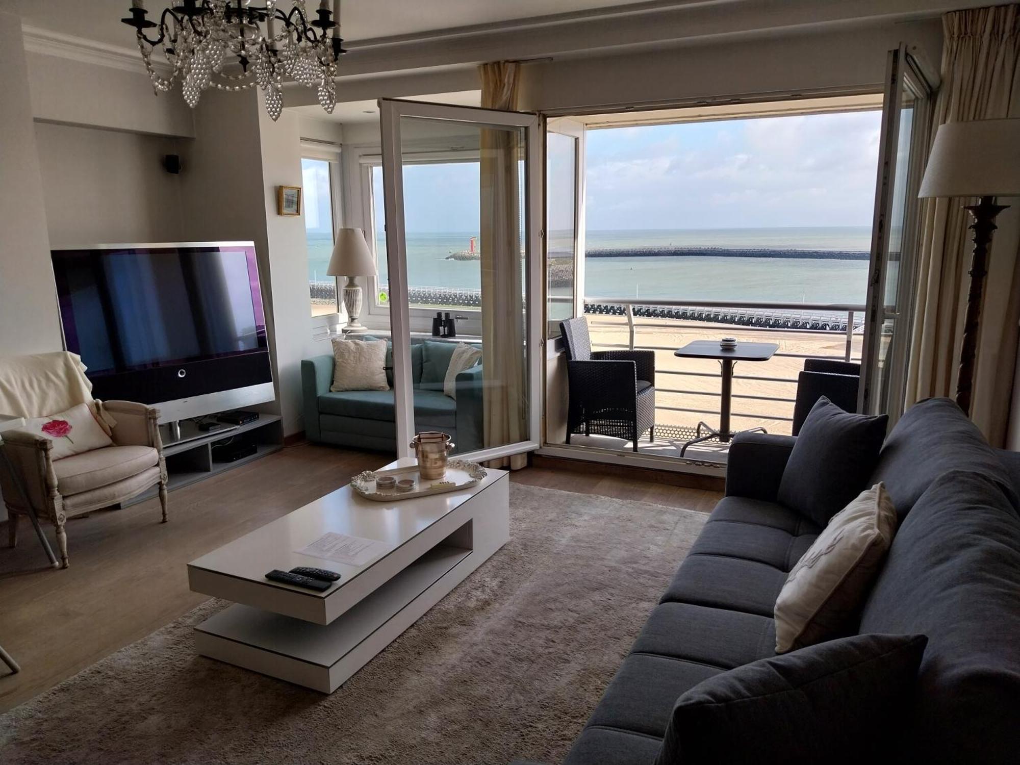 @ Jacques Seaview Apartment *